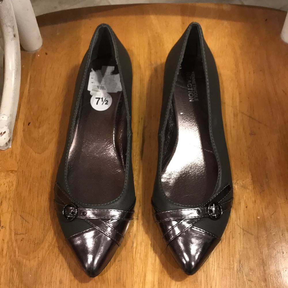 Silver/gray Kenneth Cole Reaction flats